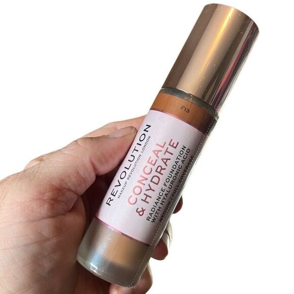 Makeup Revolution Conceal & Hydrate‎ Foundation F13 - Picture 5 of 5